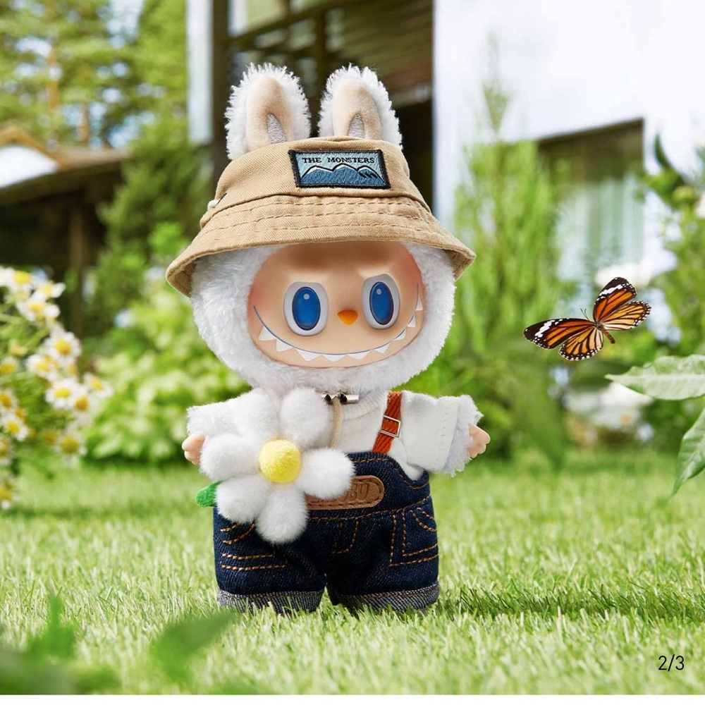 The Monsters Fall in Wild Series Vinyl Figure